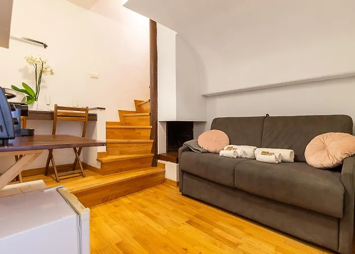 Piazza Venezia Attic Floor With Terrace