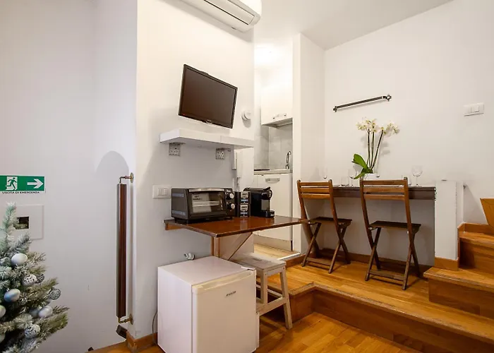 Piazza Venezia Attic Floor With Terrace