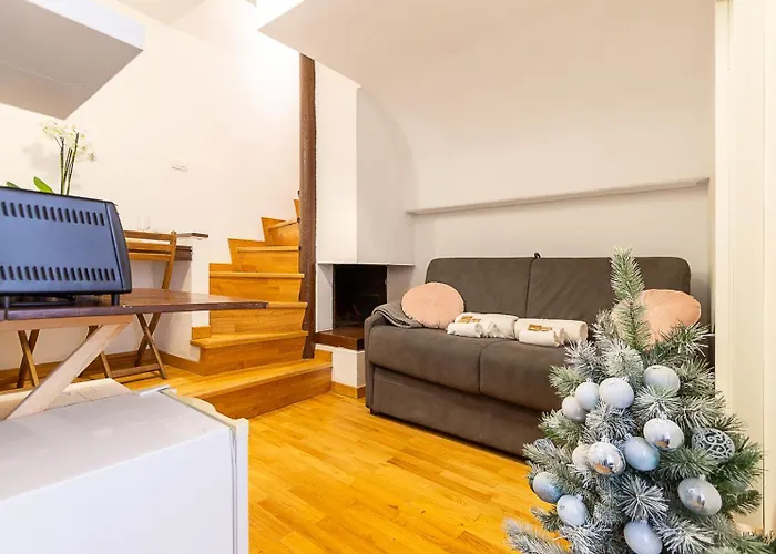 Piazza Venezia Attic Floor With Terrace